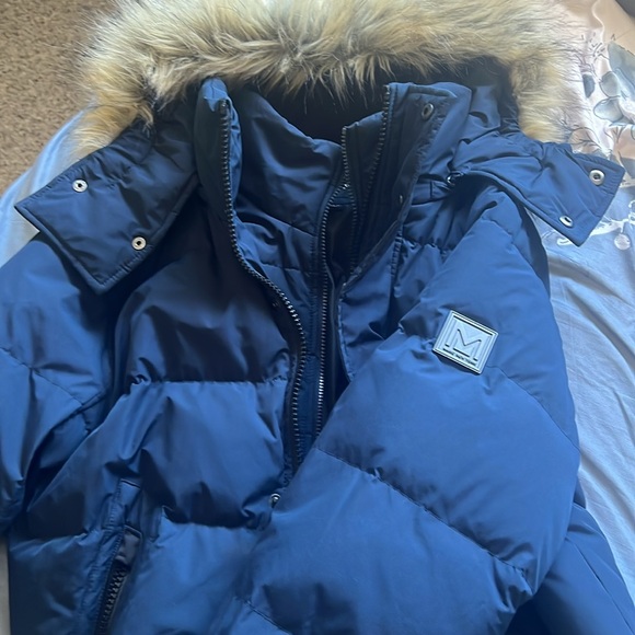 Winter jacket. Never worn. - Picture 2 of 2